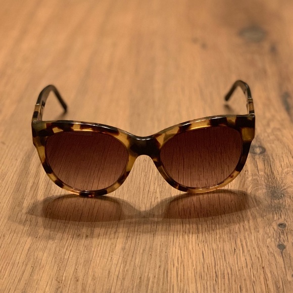 Burberry Accessories - Burberry Sunglasses